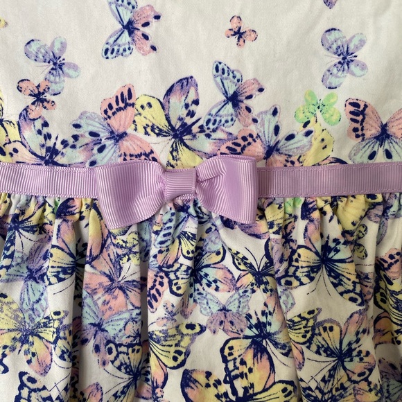 Spring like little girls dress with butterflies. - Picture 8 of 10